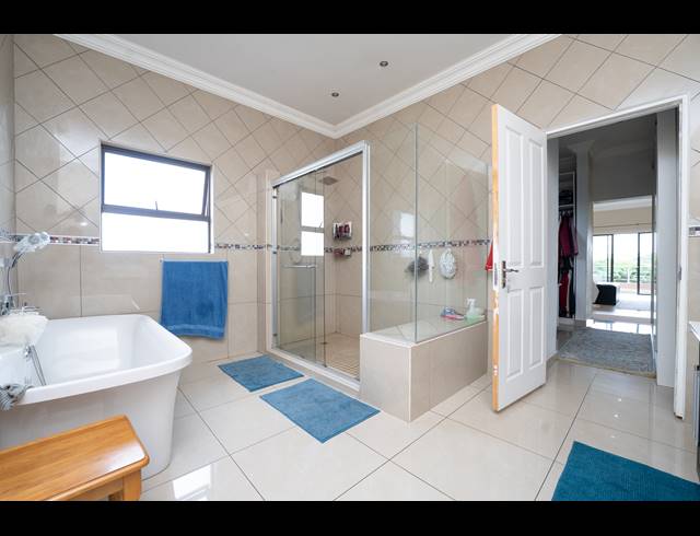 4 BEDROOM HOUSE FOR SALE IN BLUE VALLEY GOLF ESTATE